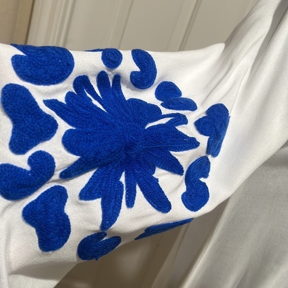 WAYAN NATURAL WEAR, Chic White Dress with Blue Embroidery SIZE M - Picture 9 of 11
